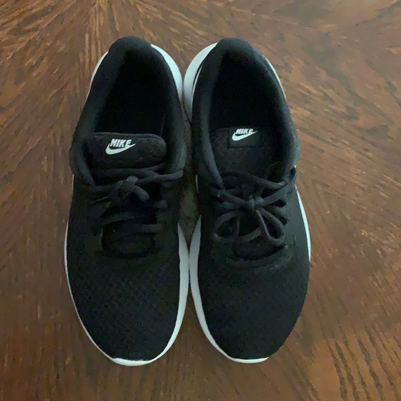 Nike - Picture 5 of 5